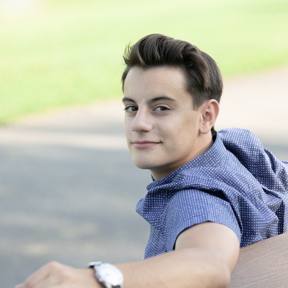 Meet your Posher, Max - Picture 1 of 1